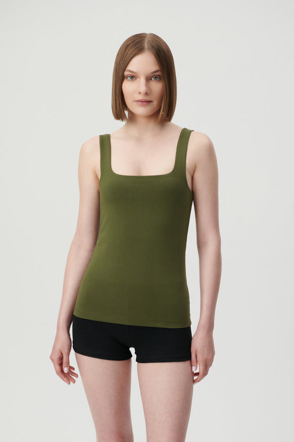 Bettie Tee Top Green